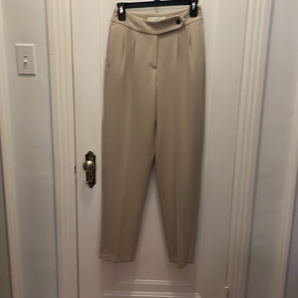 NWOT! New! Beige high waisted pleated Yaya trousers - Picture 6 of 9